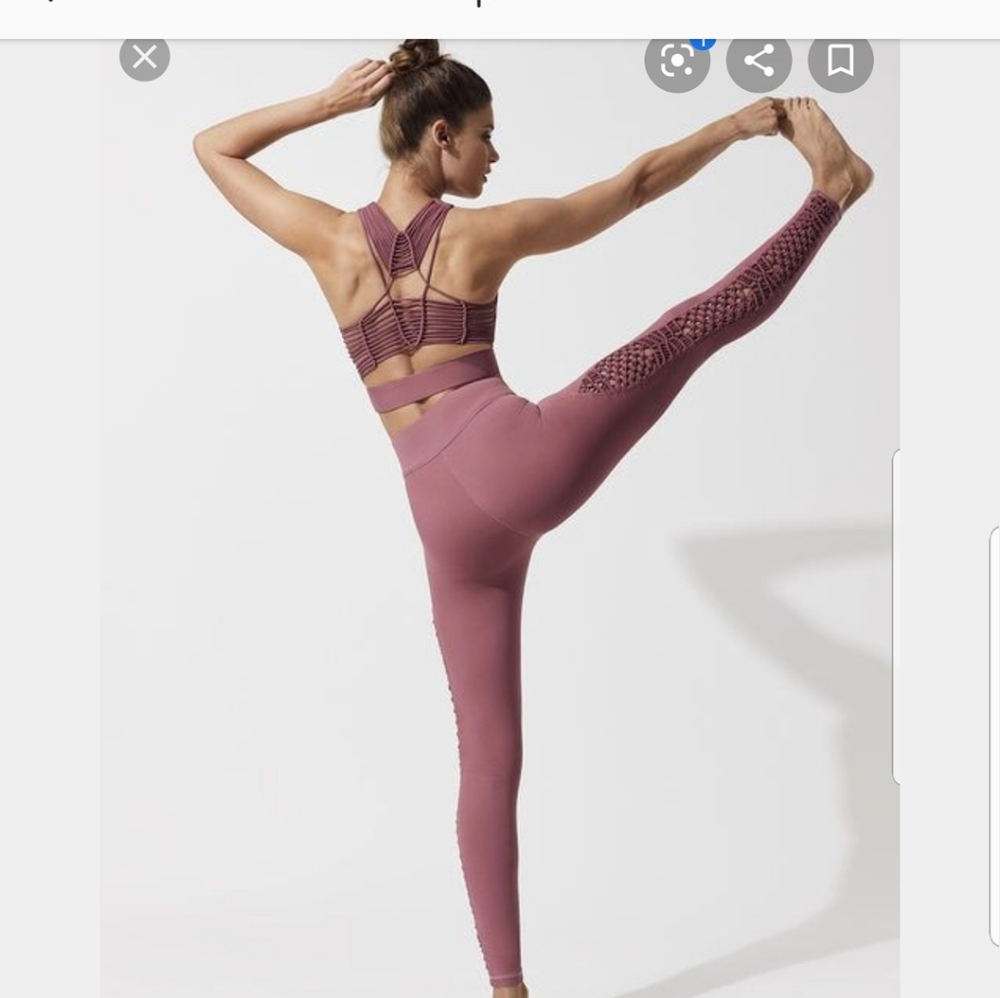 Carbon 38 Tanjung Sayang leggins and bra set